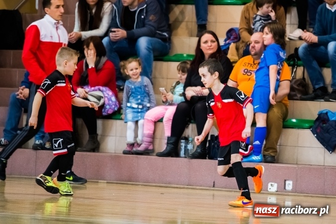 Zdjęcie w galerii na portalu naszraciborz.pl: 14. edycja Powiatowej Halowej Ligi Piłki Nożej Żaków im. Zbigniewa Oszka wiadomości z regionu