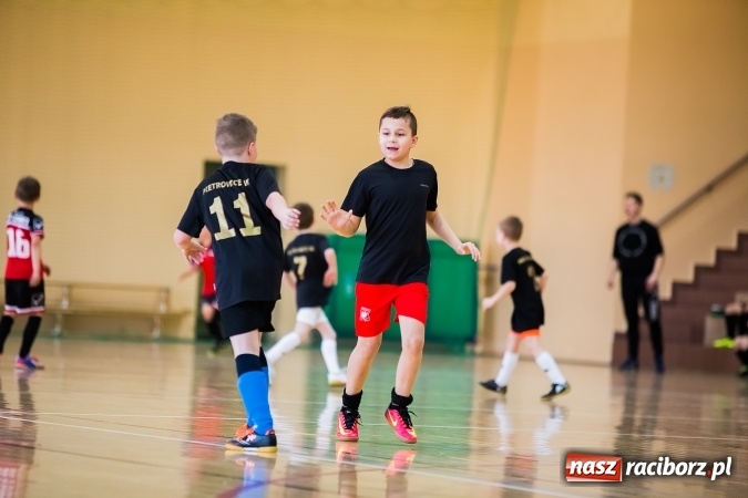 Zdjęcie w galerii na portalu naszraciborz.pl: 14. edycja Powiatowej Halowej Ligi Piłki Nożej Żaków im. Zbigniewa Oszka wiadomości z regionu