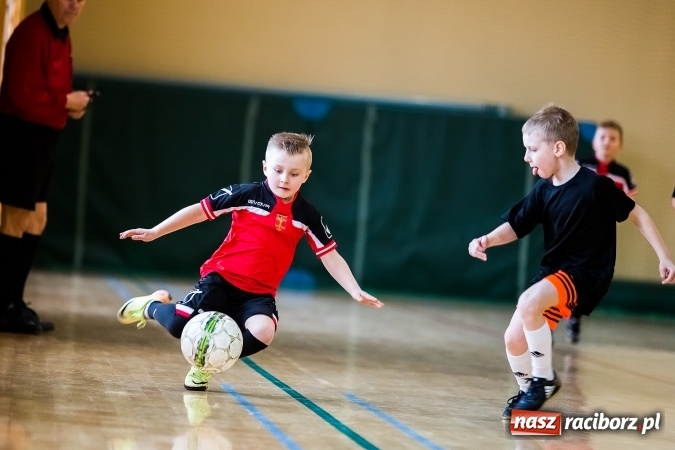 Zdjęcie w galerii na portalu naszraciborz.pl: 14. edycja Powiatowej Halowej Ligi Piłki Nożej Żaków im. Zbigniewa Oszka wiadomości z regionu