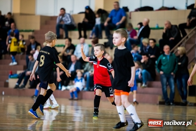 Zdjęcie w galerii na portalu naszraciborz.pl: 14. edycja Powiatowej Halowej Ligi Piłki Nożej Żaków im. Zbigniewa Oszka wiadomości z regionu