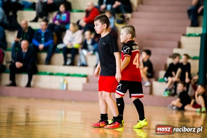 Zdjęcie w galerii na portalu naszraciborz.pl: 14. edycja Powiatowej Halowej Ligi Piłki Nożej Żaków im. Zbigniewa Oszka wiadomości z regionu