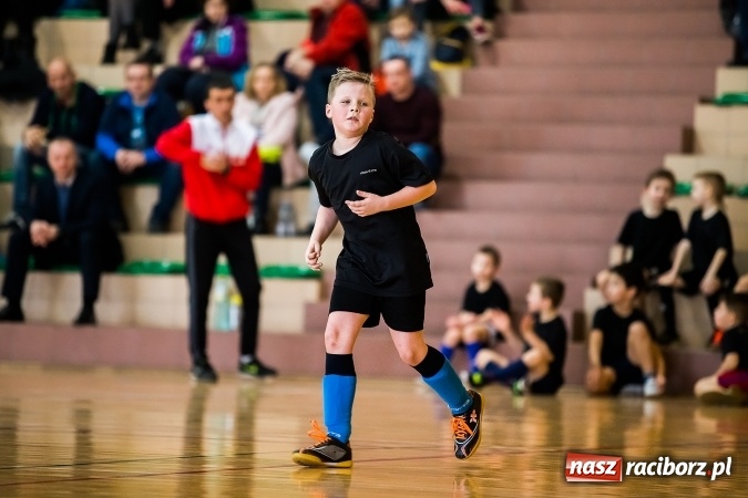 Zdjęcie w galerii na portalu naszraciborz.pl: 14. edycja Powiatowej Halowej Ligi Piłki Nożej Żaków im. Zbigniewa Oszka wiadomości z regionu