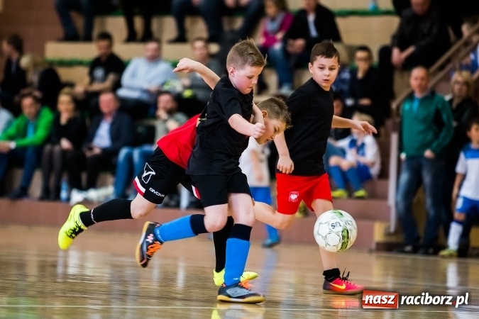 Zdjęcie w galerii na portalu naszraciborz.pl: 14. edycja Powiatowej Halowej Ligi Piłki Nożej Żaków im. Zbigniewa Oszka wiadomości z regionu
