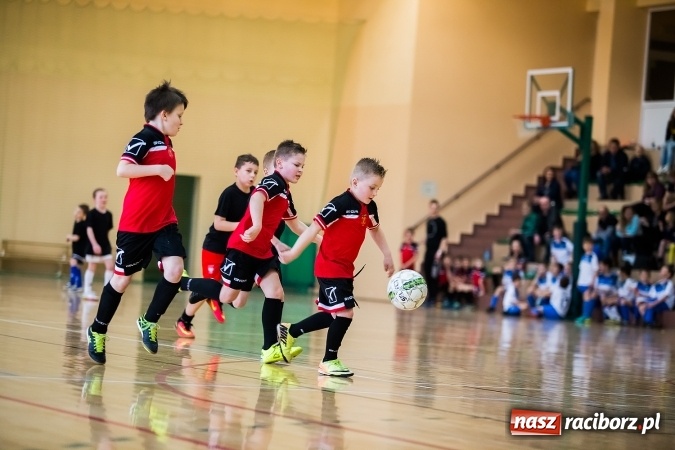 Zdjęcie w galerii na portalu naszraciborz.pl: 14. edycja Powiatowej Halowej Ligi Piłki Nożej Żaków im. Zbigniewa Oszka wiadomości z regionu