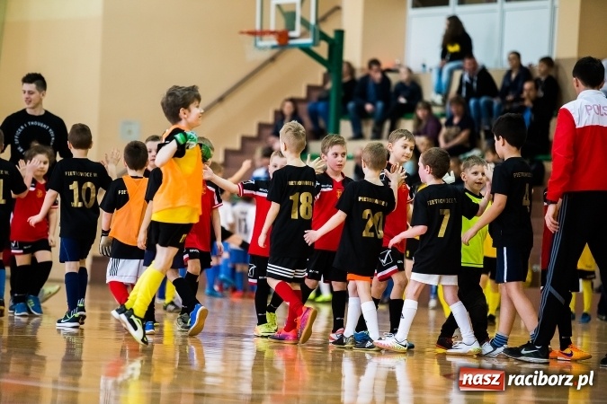 Zdjęcie w galerii na portalu naszraciborz.pl: 14. edycja Powiatowej Halowej Ligi Piłki Nożej Żaków im. Zbigniewa Oszka wiadomości z regionu