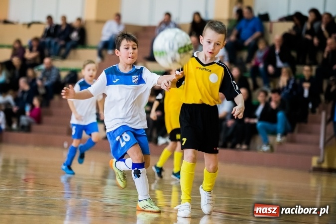 Zdjęcie w galerii na portalu naszraciborz.pl: 14. edycja Powiatowej Halowej Ligi Piłki Nożej Żaków im. Zbigniewa Oszka wiadomości z regionu