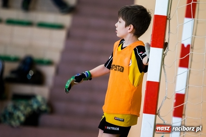 Zdjęcie w galerii na portalu naszraciborz.pl: 14. edycja Powiatowej Halowej Ligi Piłki Nożej Żaków im. Zbigniewa Oszka wiadomości z regionu