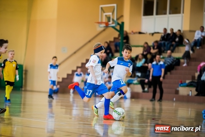 Zdjęcie w galerii na portalu naszraciborz.pl: 14. edycja Powiatowej Halowej Ligi Piłki Nożej Żaków im. Zbigniewa Oszka wiadomości z regionu