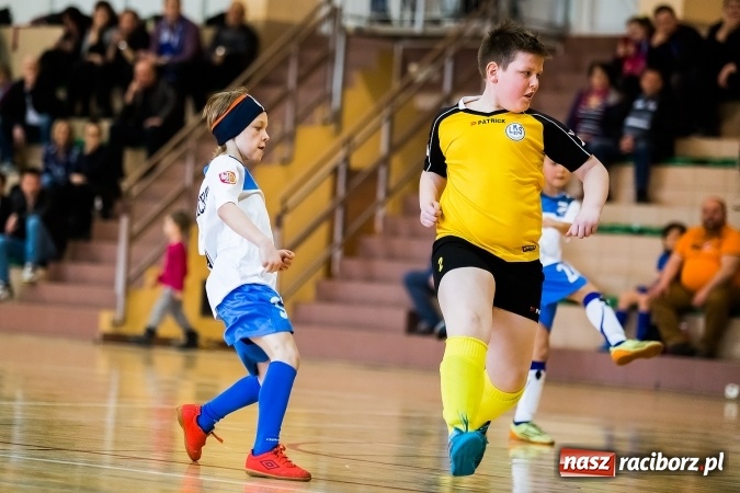 Zdjęcie w galerii na portalu naszraciborz.pl: 14. edycja Powiatowej Halowej Ligi Piłki Nożej Żaków im. Zbigniewa Oszka wiadomości z regionu