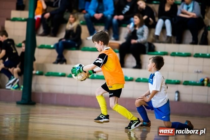 Zdjęcie w galerii na portalu naszraciborz.pl: 14. edycja Powiatowej Halowej Ligi Piłki Nożej Żaków im. Zbigniewa Oszka wiadomości z regionu
