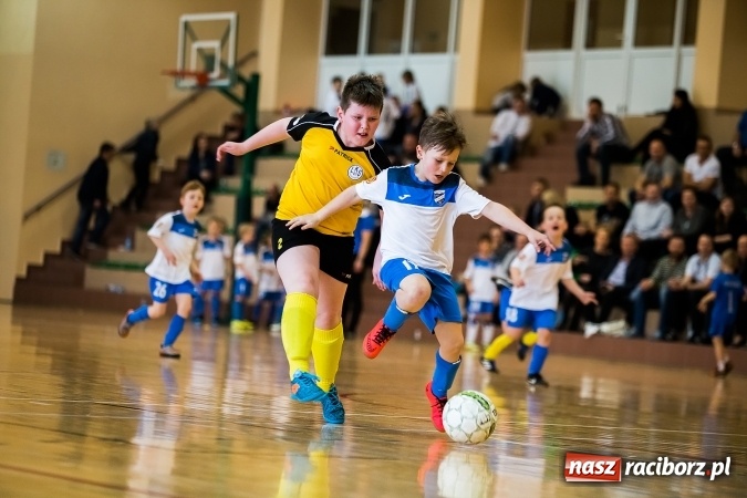 Zdjęcie w galerii na portalu naszraciborz.pl: 14. edycja Powiatowej Halowej Ligi Piłki Nożej Żaków im. Zbigniewa Oszka wiadomości z regionu