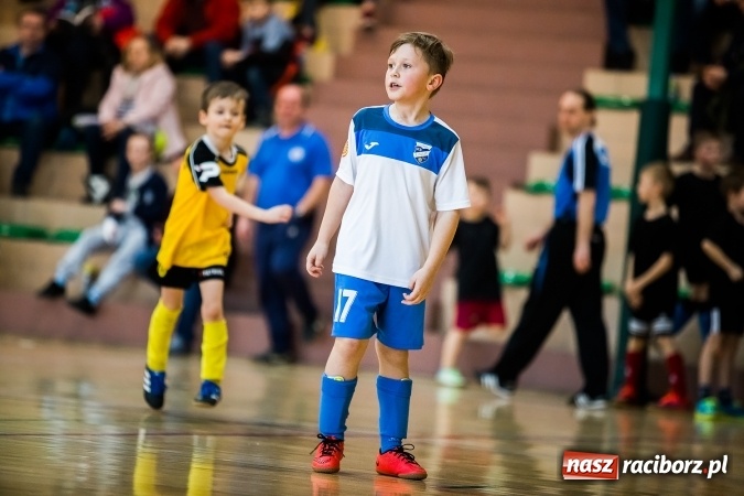 Zdjęcie w galerii na portalu naszraciborz.pl: 14. edycja Powiatowej Halowej Ligi Piłki Nożej Żaków im. Zbigniewa Oszka wiadomości z regionu