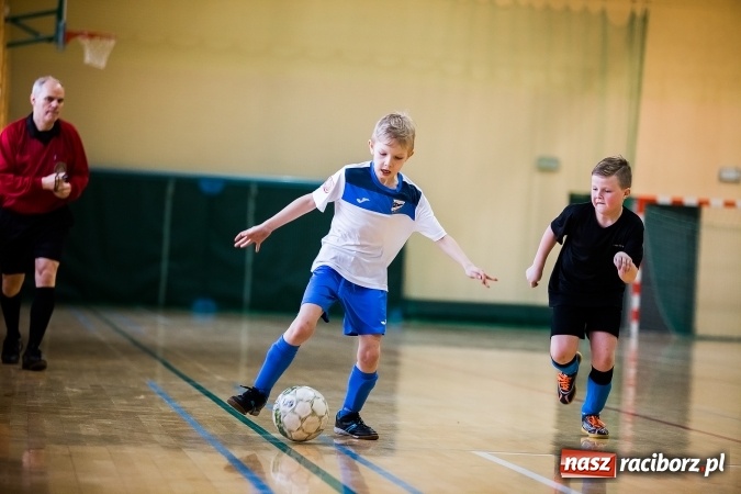 Zdjęcie w galerii na portalu naszraciborz.pl: 14. edycja Powiatowej Halowej Ligi Piłki Nożej Żaków im. Zbigniewa Oszka wiadomości z regionu