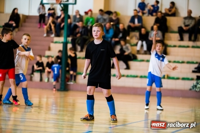 Zdjęcie w galerii na portalu naszraciborz.pl: 14. edycja Powiatowej Halowej Ligi Piłki Nożej Żaków im. Zbigniewa Oszka wiadomości z regionu