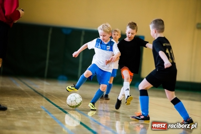 Zdjęcie w galerii na portalu naszraciborz.pl: 14. edycja Powiatowej Halowej Ligi Piłki Nożej Żaków im. Zbigniewa Oszka wiadomości z regionu