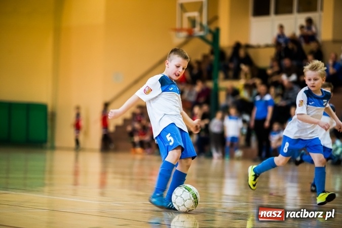 Zdjęcie w galerii na portalu naszraciborz.pl: 14. edycja Powiatowej Halowej Ligi Piłki Nożej Żaków im. Zbigniewa Oszka wiadomości z regionu