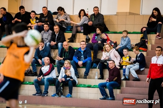 Zdjęcie w galerii na portalu naszraciborz.pl: 14. edycja Powiatowej Halowej Ligi Piłki Nożej Żaków im. Zbigniewa Oszka wiadomości z regionu