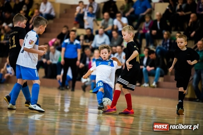 Zdjęcie w galerii na portalu naszraciborz.pl: 14. edycja Powiatowej Halowej Ligi Piłki Nożej Żaków im. Zbigniewa Oszka wiadomości z regionu