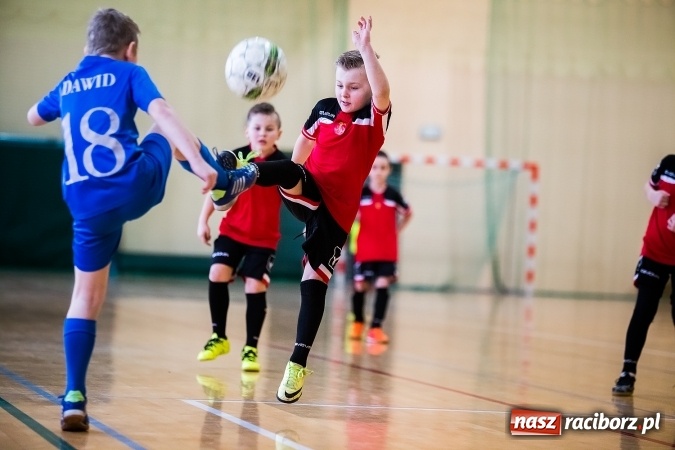 Zdjęcie w galerii na portalu naszraciborz.pl: 14. edycja Powiatowej Halowej Ligi Piłki Nożej Żaków im. Zbigniewa Oszka wiadomości z regionu