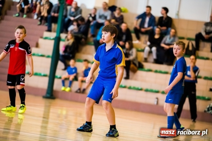 Zdjęcie w galerii na portalu naszraciborz.pl: 14. edycja Powiatowej Halowej Ligi Piłki Nożej Żaków im. Zbigniewa Oszka wiadomości z regionu