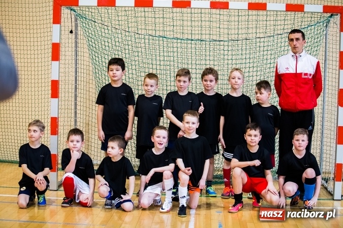 Zdjęcie w galerii na portalu naszraciborz.pl: 14. edycja Powiatowej Halowej Ligi Piłki Nożej Żaków im. Zbigniewa Oszka wiadomości z regionu