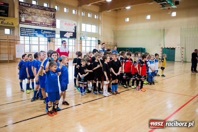 Zdjęcie w galerii na portalu naszraciborz.pl: 14. edycja Powiatowej Halowej Ligi Piłki Nożej Żaków im. Zbigniewa Oszka wiadomości z regionu