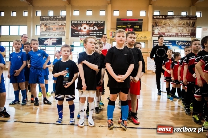 Zdjęcie w galerii na portalu naszraciborz.pl: 14. edycja Powiatowej Halowej Ligi Piłki Nożej Żaków im. Zbigniewa Oszka wiadomości z regionu