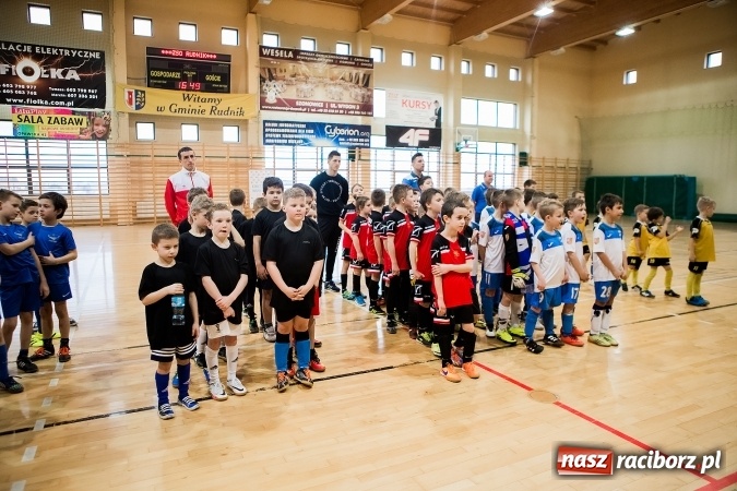 Zdjęcie w galerii na portalu naszraciborz.pl: 14. edycja Powiatowej Halowej Ligi Piłki Nożej Żaków im. Zbigniewa Oszka wiadomości z regionu