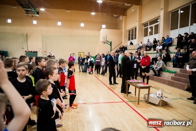 Zdjęcie w galerii na portalu naszraciborz.pl: 14. edycja Powiatowej Halowej Ligi Piłki Nożej Żaków im. Zbigniewa Oszka wiadomości z regionu
