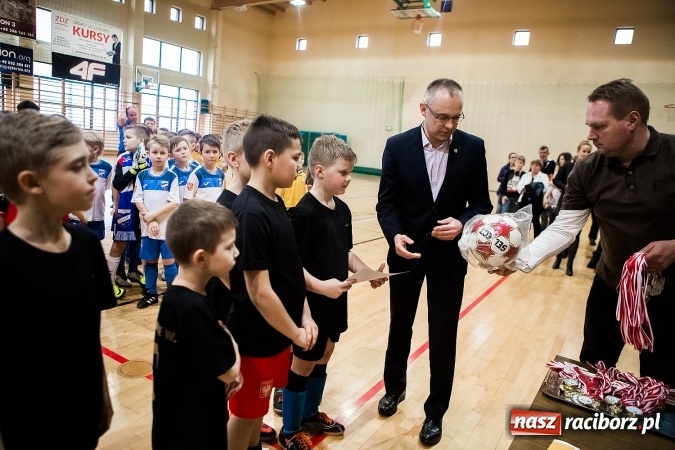 Zdjęcie w galerii na portalu naszraciborz.pl: 14. edycja Powiatowej Halowej Ligi Piłki Nożej Żaków im. Zbigniewa Oszka wiadomości z regionu