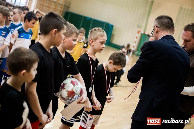 Zdjęcie w galerii na portalu naszraciborz.pl: 14. edycja Powiatowej Halowej Ligi Piłki Nożej Żaków im. Zbigniewa Oszka wiadomości z regionu