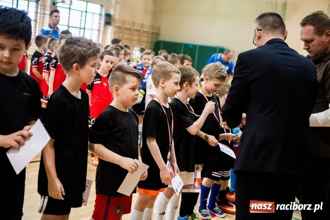 Zdjęcie w galerii na portalu naszraciborz.pl: 14. edycja Powiatowej Halowej Ligi Piłki Nożej Żaków im. Zbigniewa Oszka wiadomości z regionu