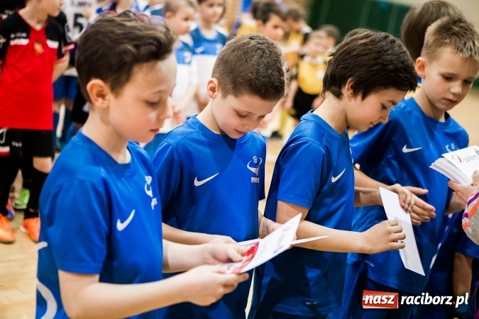 Zdjęcie w galerii na portalu naszraciborz.pl: 14. edycja Powiatowej Halowej Ligi Piłki Nożej Żaków im. Zbigniewa Oszka wiadomości z regionu