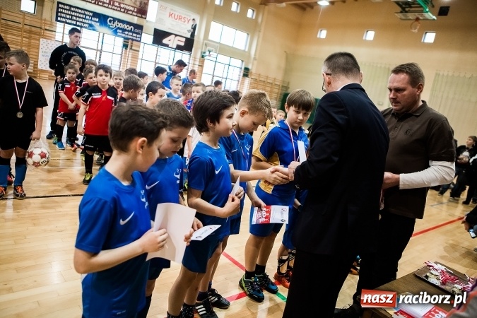Zdjęcie w galerii na portalu naszraciborz.pl: 14. edycja Powiatowej Halowej Ligi Piłki Nożej Żaków im. Zbigniewa Oszka wiadomości z regionu