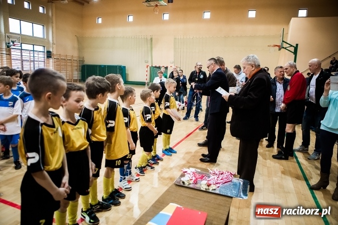 Zdjęcie w galerii na portalu naszraciborz.pl: 14. edycja Powiatowej Halowej Ligi Piłki Nożej Żaków im. Zbigniewa Oszka wiadomości z regionu
