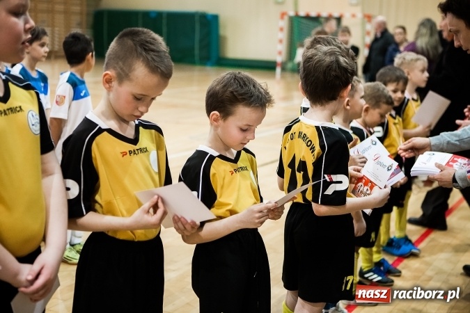 Zdjęcie w galerii na portalu naszraciborz.pl: 14. edycja Powiatowej Halowej Ligi Piłki Nożej Żaków im. Zbigniewa Oszka wiadomości z regionu