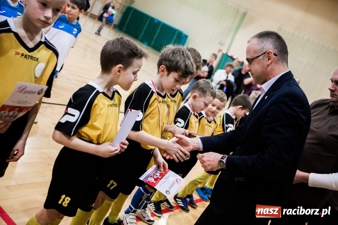 Zdjęcie w galerii na portalu naszraciborz.pl: 14. edycja Powiatowej Halowej Ligi Piłki Nożej Żaków im. Zbigniewa Oszka wiadomości z regionu