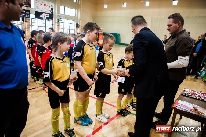 Zdjęcie w galerii na portalu naszraciborz.pl: 14. edycja Powiatowej Halowej Ligi Piłki Nożej Żaków im. Zbigniewa Oszka wiadomości z regionu