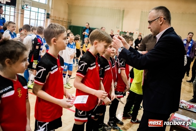 Zdjęcie w galerii na portalu naszraciborz.pl: 14. edycja Powiatowej Halowej Ligi Piłki Nożej Żaków im. Zbigniewa Oszka wiadomości z regionu