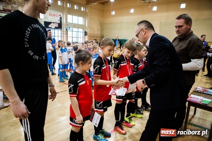 Zdjęcie w galerii na portalu naszraciborz.pl: 14. edycja Powiatowej Halowej Ligi Piłki Nożej Żaków im. Zbigniewa Oszka wiadomości z regionu