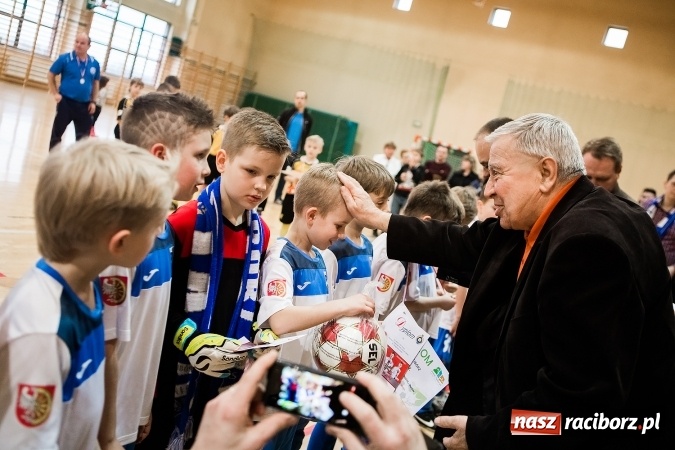 Zdjęcie w galerii na portalu naszraciborz.pl: 14. edycja Powiatowej Halowej Ligi Piłki Nożej Żaków im. Zbigniewa Oszka wiadomości z regionu