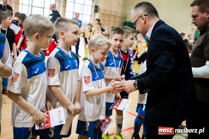 Zdjęcie w galerii na portalu naszraciborz.pl: 14. edycja Powiatowej Halowej Ligi Piłki Nożej Żaków im. Zbigniewa Oszka wiadomości z regionu