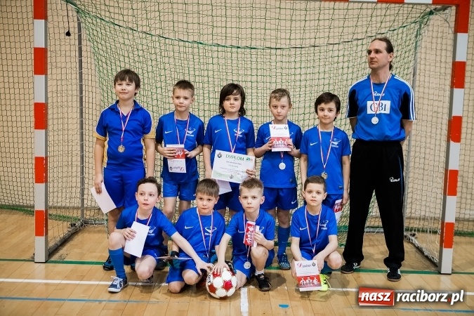 Zdjęcie w galerii na portalu naszraciborz.pl: 14. edycja Powiatowej Halowej Ligi Piłki Nożej Żaków im. Zbigniewa Oszka wiadomości z regionu