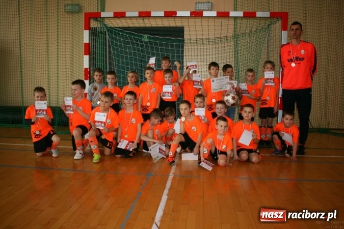 Zdjęcie w galerii na portalu naszraciborz.pl: 14. edycja Powiatowej Halowej Ligi Piłki Nożej Żaków im. Zbigniewa Oszka wiadomości z regionu