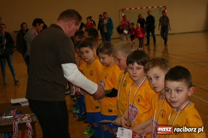 Zdjęcie w galerii na portalu naszraciborz.pl: 14. edycja Powiatowej Halowej Ligi Piłki Nożej Żaków im. Zbigniewa Oszka wiadomości z regionu