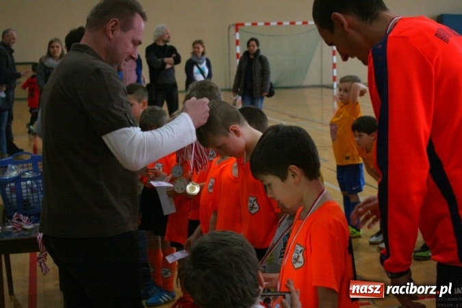Zdjęcie w galerii na portalu naszraciborz.pl: 14. edycja Powiatowej Halowej Ligi Piłki Nożej Żaków im. Zbigniewa Oszka wiadomości z regionu