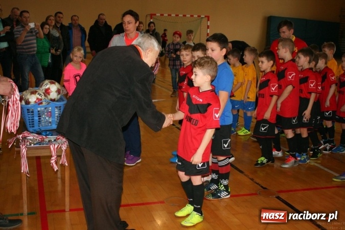 Zdjęcie w galerii na portalu naszraciborz.pl: 14. edycja Powiatowej Halowej Ligi Piłki Nożej Żaków im. Zbigniewa Oszka wiadomości z regionu