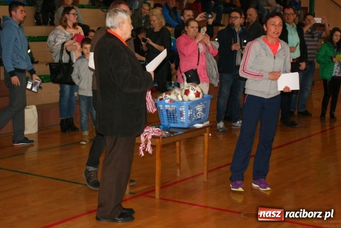 Zdjęcie w galerii na portalu naszraciborz.pl: 14. edycja Powiatowej Halowej Ligi Piłki Nożej Żaków im. Zbigniewa Oszka wiadomości z regionu
