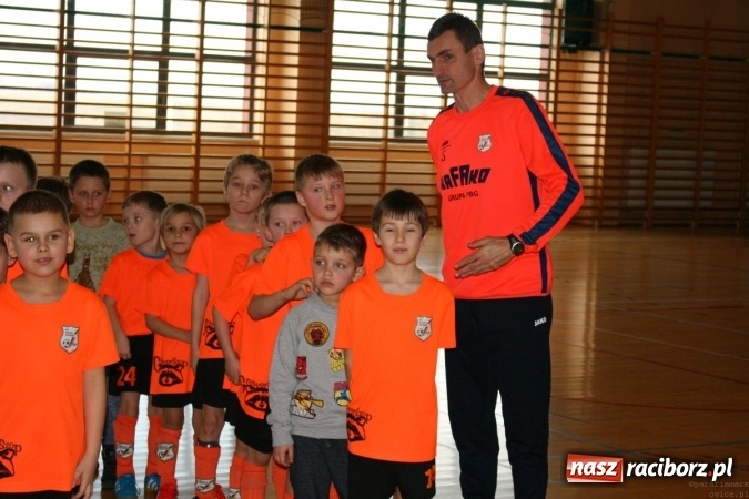 Zdjęcie w galerii na portalu naszraciborz.pl: 14. edycja Powiatowej Halowej Ligi Piłki Nożej Żaków im. Zbigniewa Oszka wiadomości z regionu