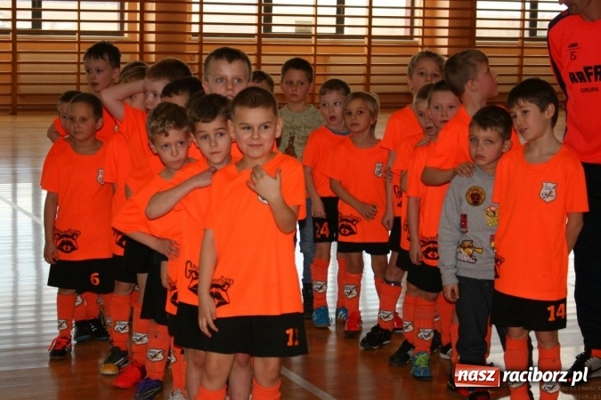 Zdjęcie w galerii na portalu naszraciborz.pl: 14. edycja Powiatowej Halowej Ligi Piłki Nożej Żaków im. Zbigniewa Oszka wiadomości z regionu